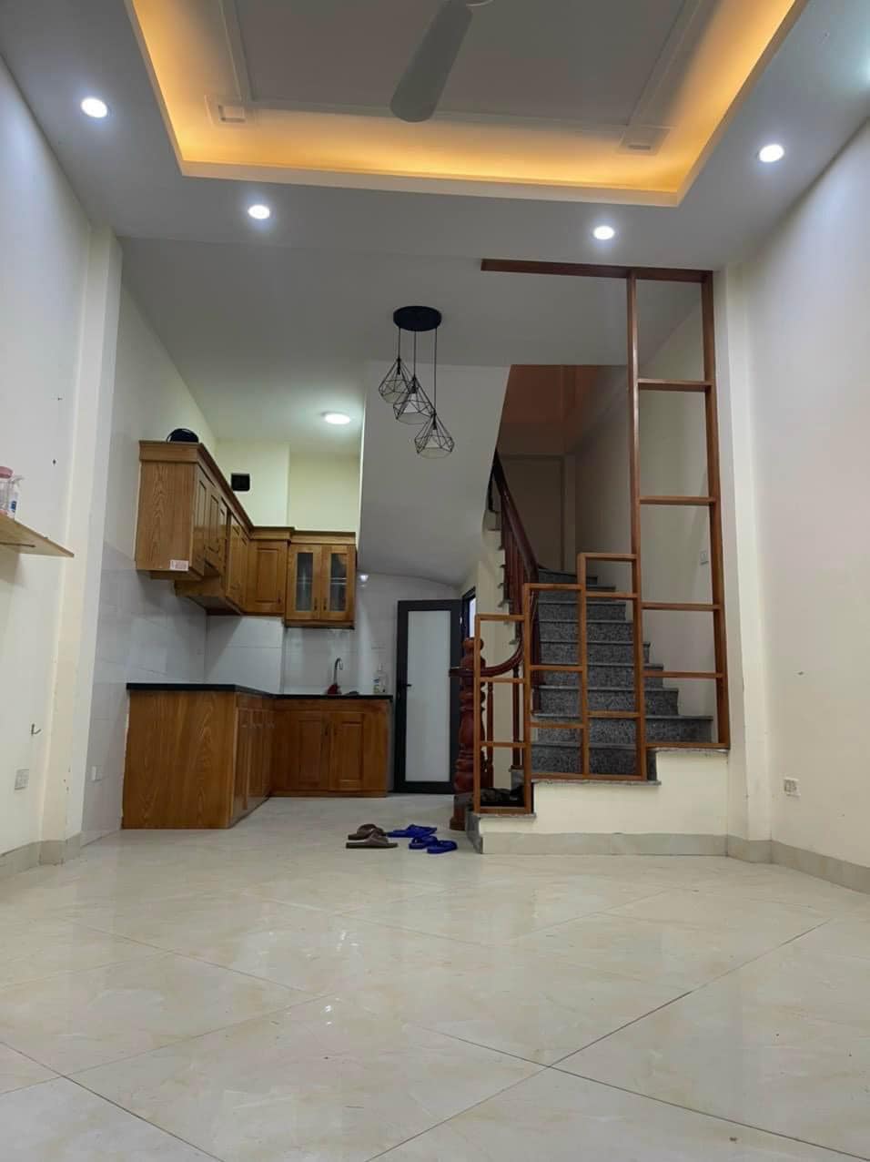 TÔI BÁN NHÀ DƯƠNG NỘI 4 TẦNG - 3 PHÒNG NGỦ - HƯỚNG ĐÔNG NAM - Ô TÔ ĐỖ CÁCH NHÀ 30M - GIÁ 2TỶ450TR