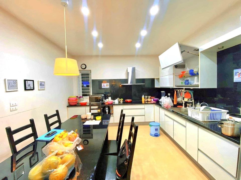 BÁN NHÀ NGUYỄN TRÃI 62/65M — 5 Tầng — MT 4.2M Nhà Đẹp Phân Lô, Kinh Doanh Online, An Sinh Đỉnh