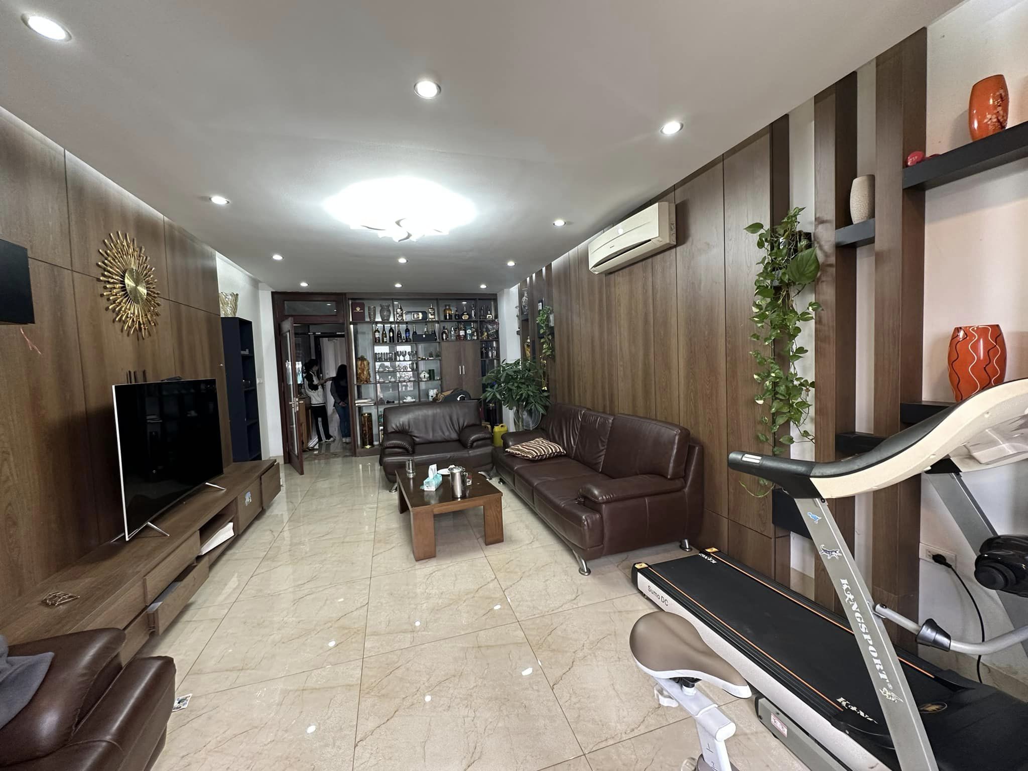 Mặt phố Trung Kính, Cầu Giấy, Vỉa hè 5m, Siêu Kinh Doanh, DT 72m2, MT rộng, 32 tỷ