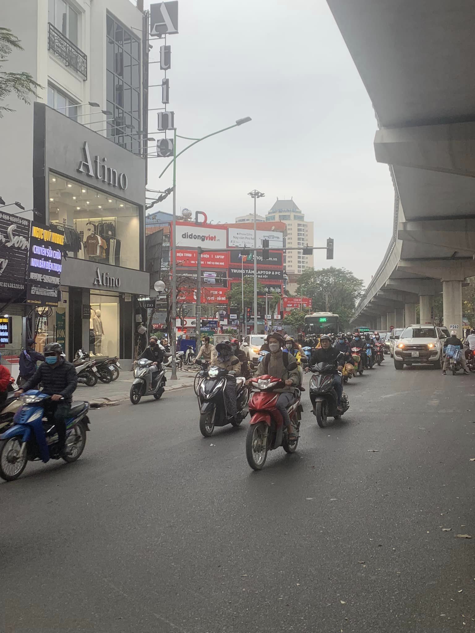 BÁN NHÀ MẶT PHỐ CẦU GIẤY 5 TẦNG, NGAY NGÃ 4 KD VÔ ĐỊCH, DÒNG TIỀN THUÊ 600TR/1 NĂM