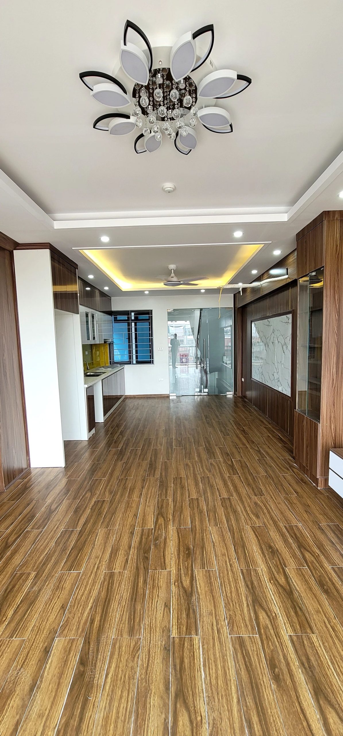 VÕ CHÍ CÔNG, TÂY HỒ, NHÀ 7 TẦNG THANG MÁY 64M2 , NGÕ THÔNG KINH DOANH, Ô TÔ ĐỖ CỬA. GIÁ: 12.5 TỶ