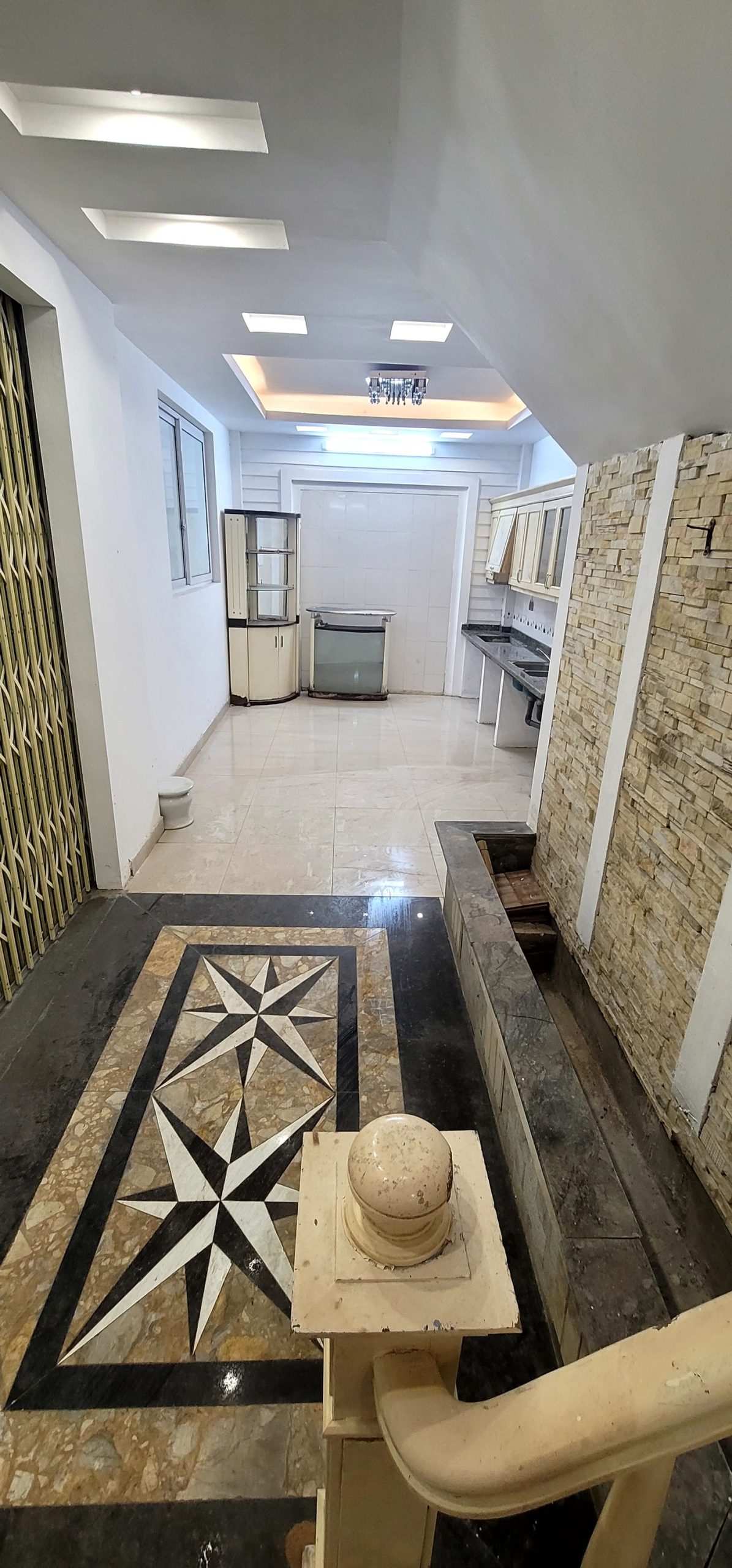 6.5 tỷ nhà phố Thái Hà, TT Đống Đa, 43m2 x 4 tầng, 5 ngủ, gần phố, ô tô đỗ 10m, gần phố