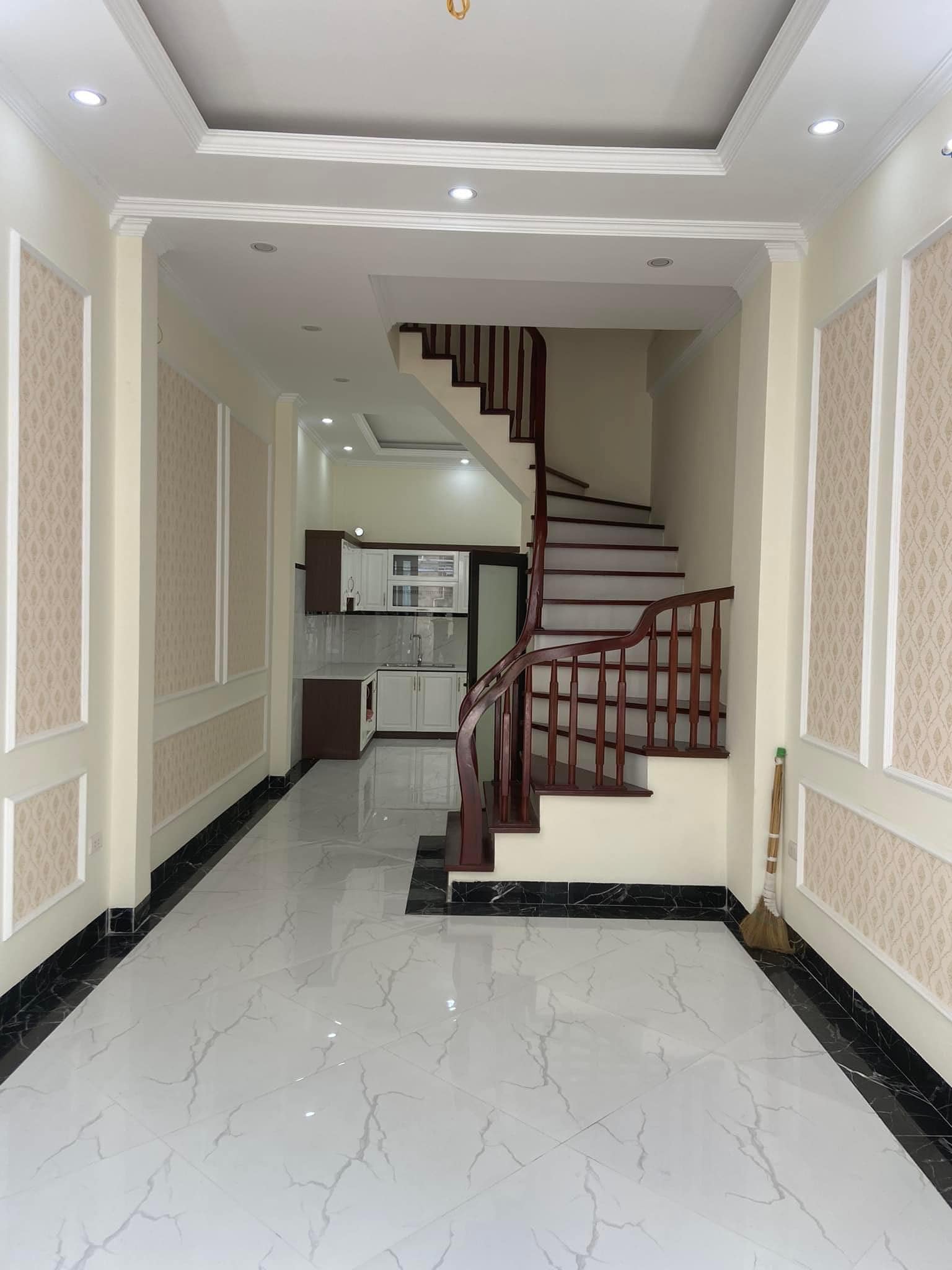 BÁN NHÀ HOÀNG MAI- 42 THỊNH LIỆT – DT 51M2 X 3.5M GIÁ 5.95 TỶ - NHÀ MỚI - Ô TÔ VÀO NHÀ - THIẾT KẾ HIỆN ĐẠI- SAU QUY HOẠCH NHÀ RA SÁT MẶT PHỐ - GIÁ TRỊ TĂNG CAO.