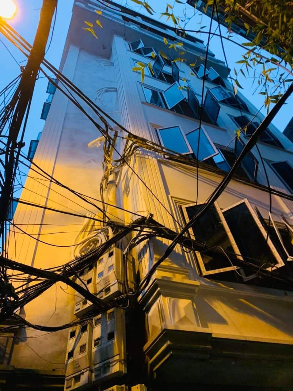 BÁN CCMN CẦU GIẤY- DÒNG TIỀN 150TR/THÁNG - 29 PHÒNG KHÉP KÍN - THANG MÁY - LÔ GÓC .