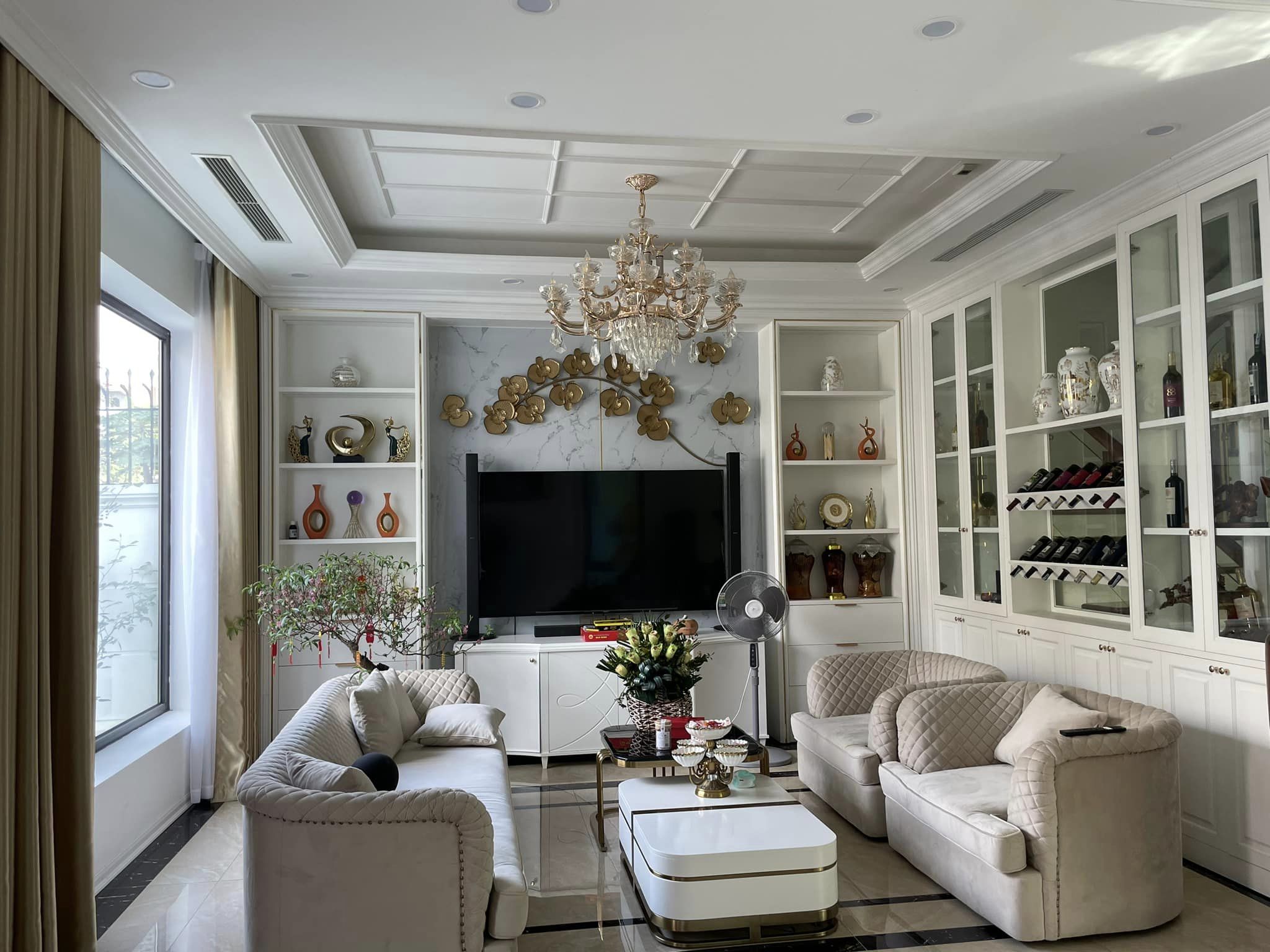 Siêu biệt thự mặt phố Trung Kính, 3 mặt phố, 4 mặt thoáng, DT 280m2, Mặt tiền 50m, 110 tỷ