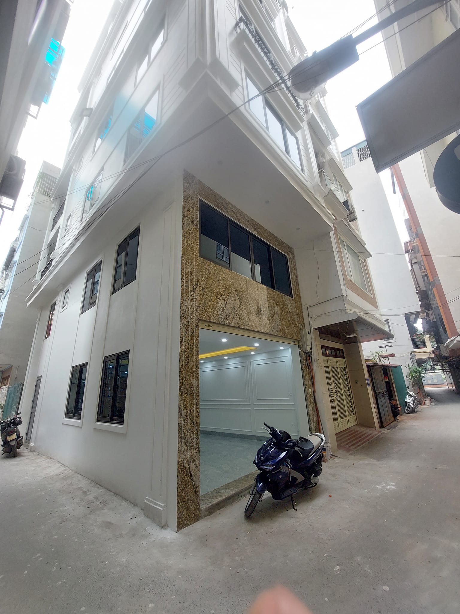 BÁN NHÀ - NGUYỄN KHANG- CẦU GIẤY -Ô TÔ - LÔ GÓC - NHÀ MỚI - THANG MÁY.