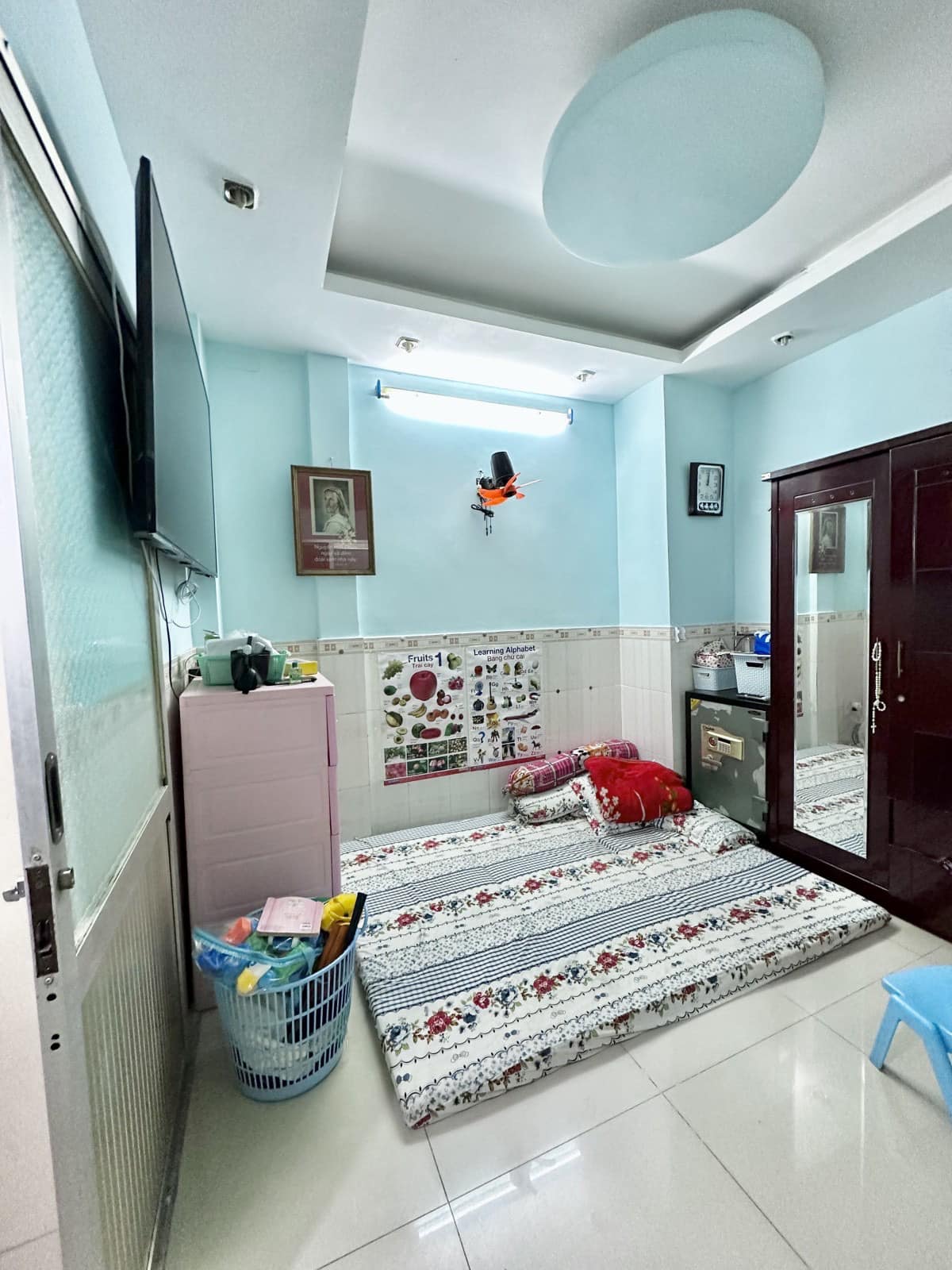 Tân Phú , 5 Tàng, Hẻm Xe Hơi Tận Nhà, Cần Bán Gấp, Chỉ 4 Tỷ..