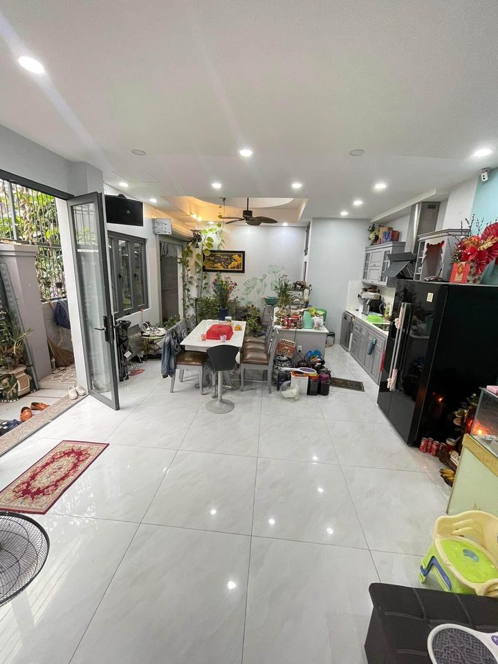 Bán Nhà 4 Tầng Lô Gốc - Ngang 6m - Có Phòng Cho Thuê 106m2 - Giá 11,xx tỷ Quận 7 - Huỳnh Tấn Phát