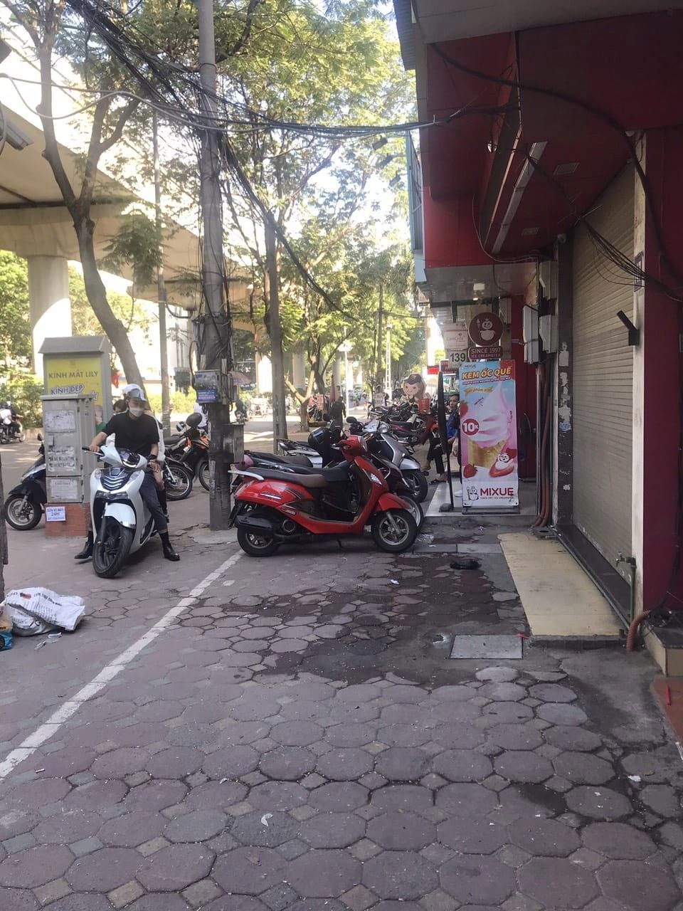 Mặt phố Xuân Thủy, Đối Diện ĐH Sư Phạm, Cầu Giấy, Siêu Vị Trí, KD đỉnh, DT 130m2, 43 tỷ