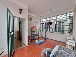 Cần cho thuê nhà tại Ngọc Lâm, Long Biên. Nhà đầy đủ đồ dùng chỉ việc sách vali vào ở.