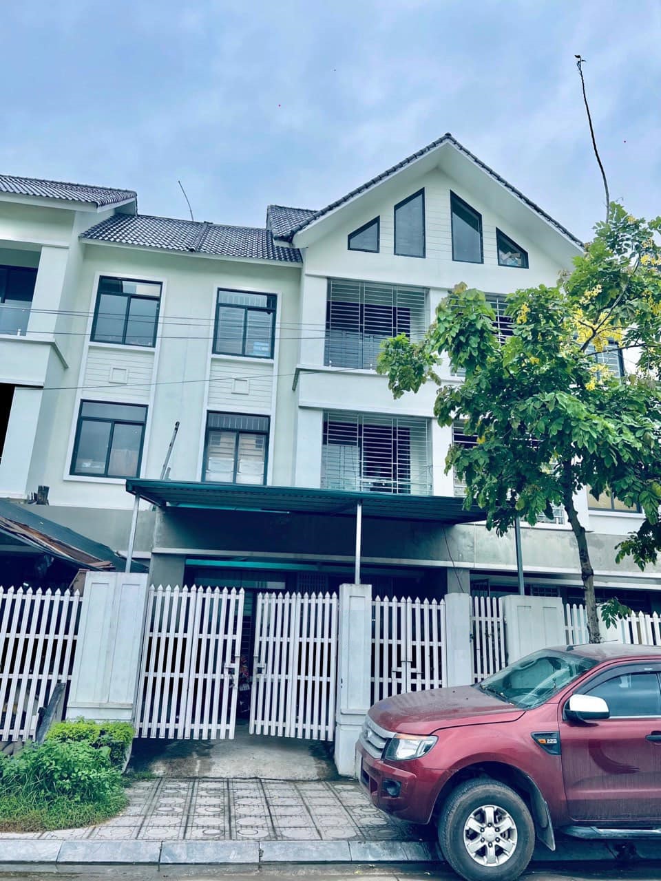 KĐT Lê Trọng Tấn 120m2 x 4 tầng - vỉa hè, ô tô tránh hơn 10 tỷ - phân lô Hà Đông