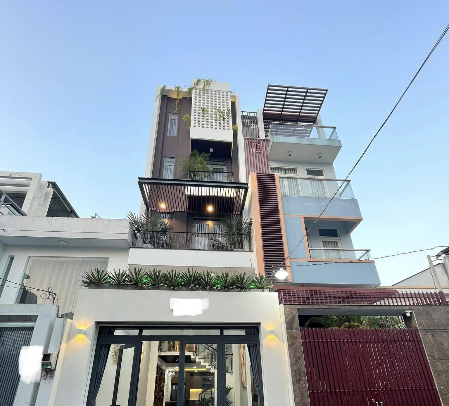 Nhà đẹp lung linh - khu VIP Tân Bình-90m2- hẻm 6m-Tặng full nội thất cao cấp- khu an ninh dân trí-giá 8 tỷ1