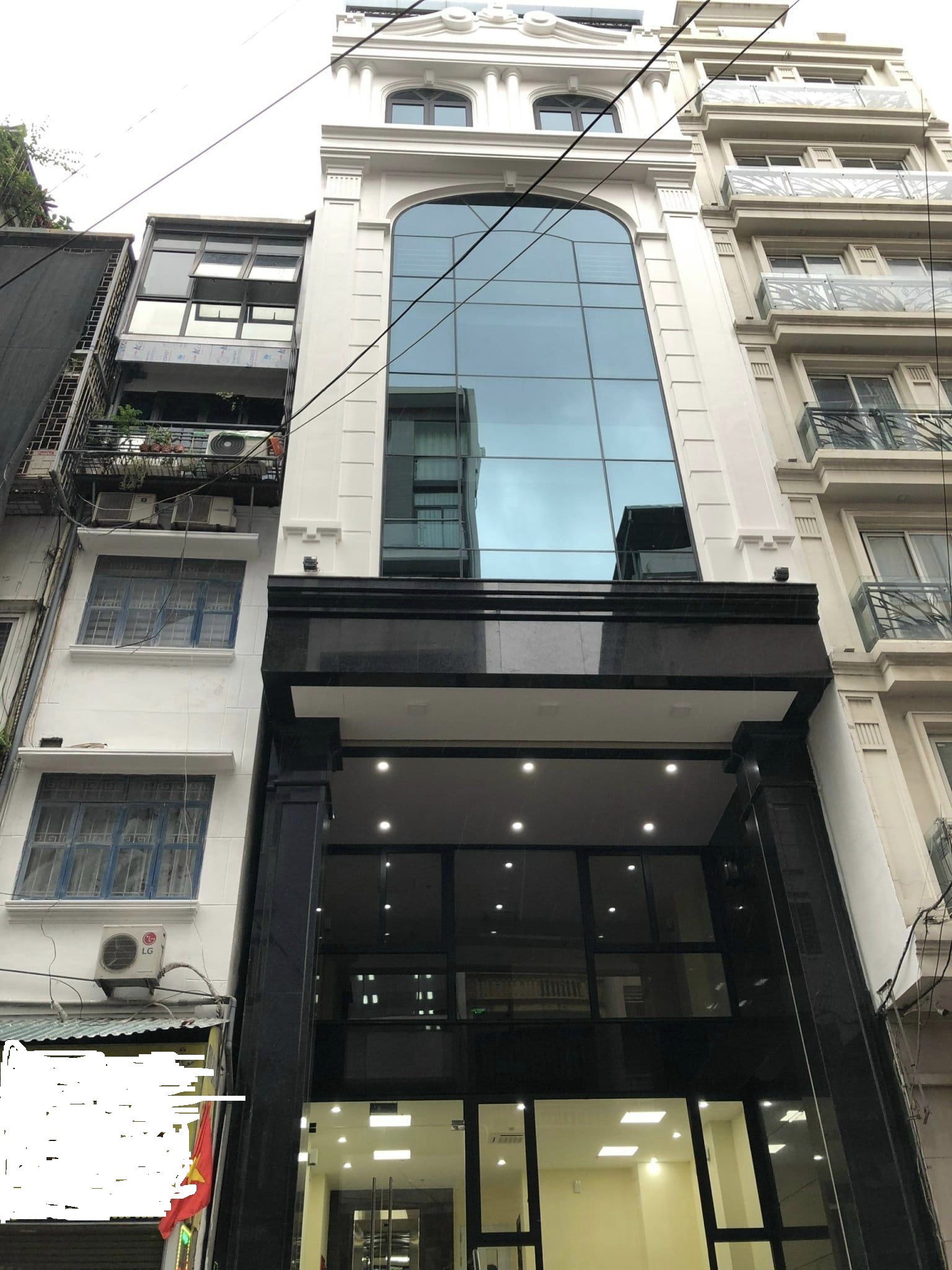 Bán nhà mặt phố Yên Hoa Tây Hồ, diện tích 100m2, mặt tiền 6.5m, 7 tầng thang máy, mặt Hồ Tây tuyệt đẹp, chỉ 56 tỷ - 0932,326,626