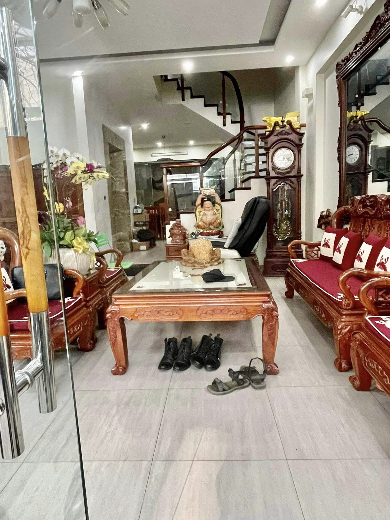 Bán nhà liền kề 19 Nguyễn Trãi siêu đẹp 5t thang máy oto vào nhà. Dt 92m2 x 5t mt 5.5m 25.3 tỷ