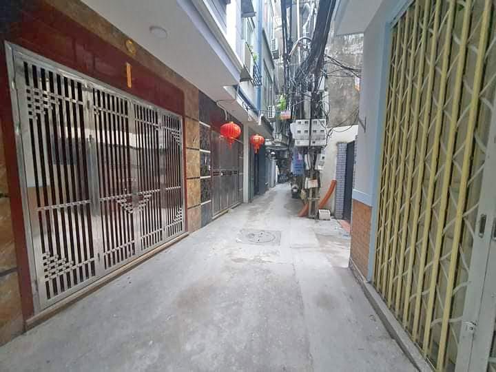 BÁN ĐẤT TẶNG NHÀ 3 TẦNG! GIÁ ĐẦU TƯ 25M2, MT 4M, NGÕ THÔNG KINH DOANH PHỐ TRẦN BÌNH