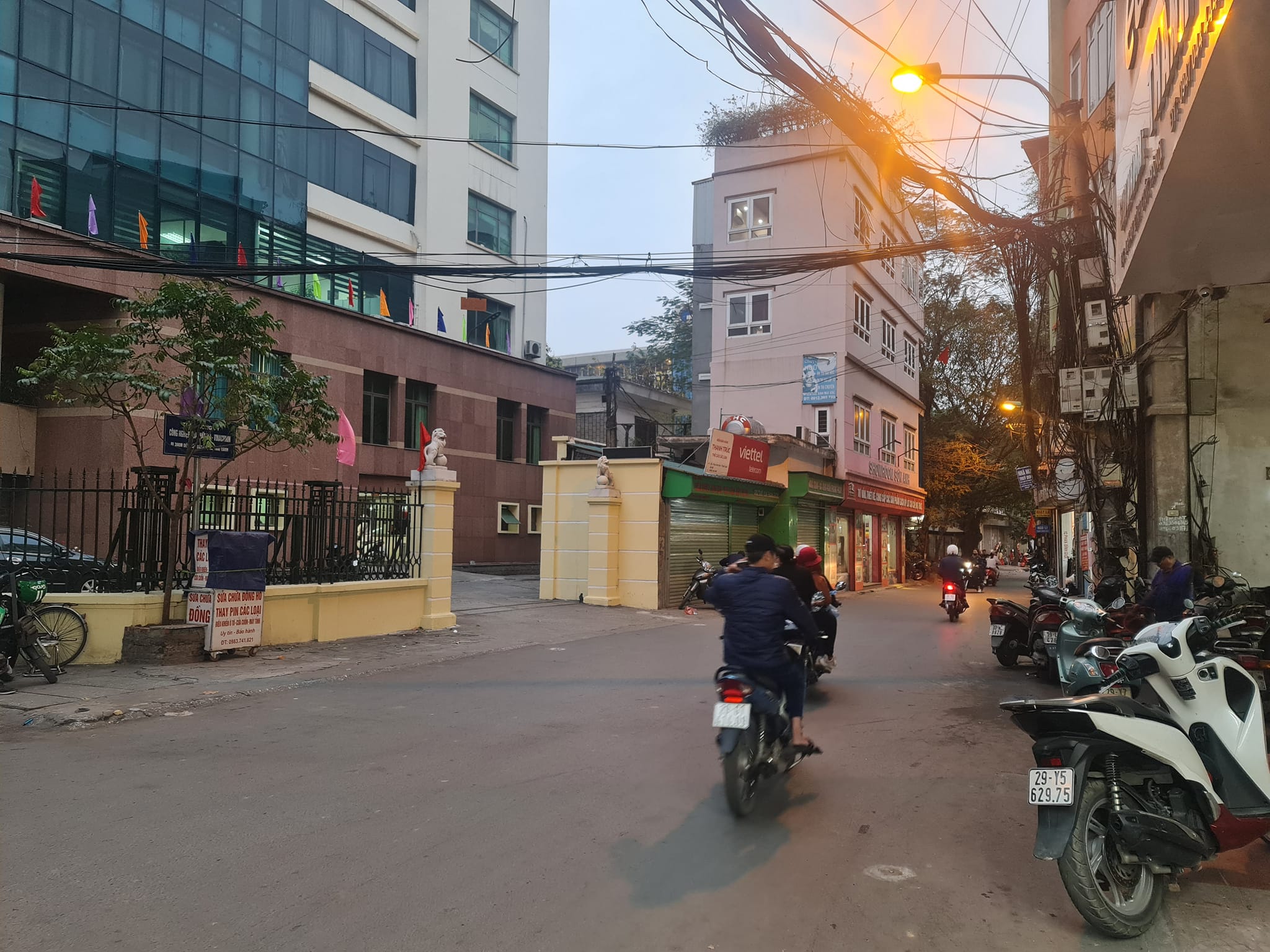 HIẾM BÁN NHÀ QUẬN THANH XUÂN.145M 8 TẦNG THANG MÁY.ĐƯỜNG Ô TÔ TRƯỚC NHÀ 6M,KINH DOANH ĐỈNH.GIÁ 36 TỶ.