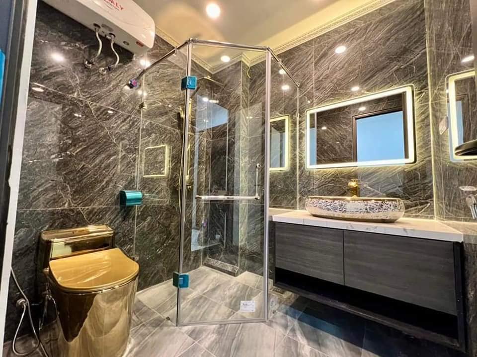 Bán nhà Tân Mai, phân lô ô tô tránh, 60m2 6 tầng, thang máy, 9 tỷ