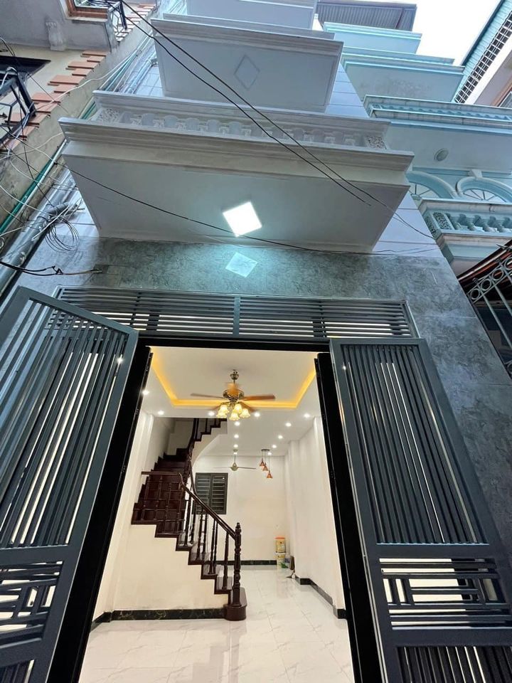 Bán nhà Pháo Đài Láng, Đống Đa, 42m2, 5 tỷ