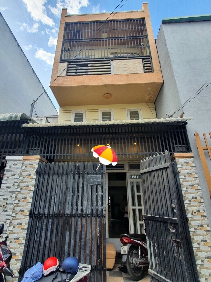 Nhà 2 MT 60m2, Ngay Chợ 339, Phước Long B, giá 6 Tỷ