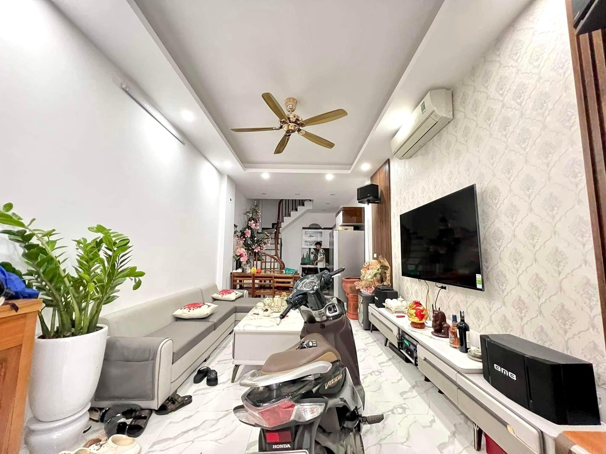 Bán nhà Gốc Đề 39 m-5 tầng-4,8 tỷ NGÕ NÔNG RỘNG THOÁNG - Ô TÔ ĐỖ SÁT NHÀ - GẦN TRƯỜNG - GẦN CHỢ - TIỆN ÍCH NGẬP TRÀN