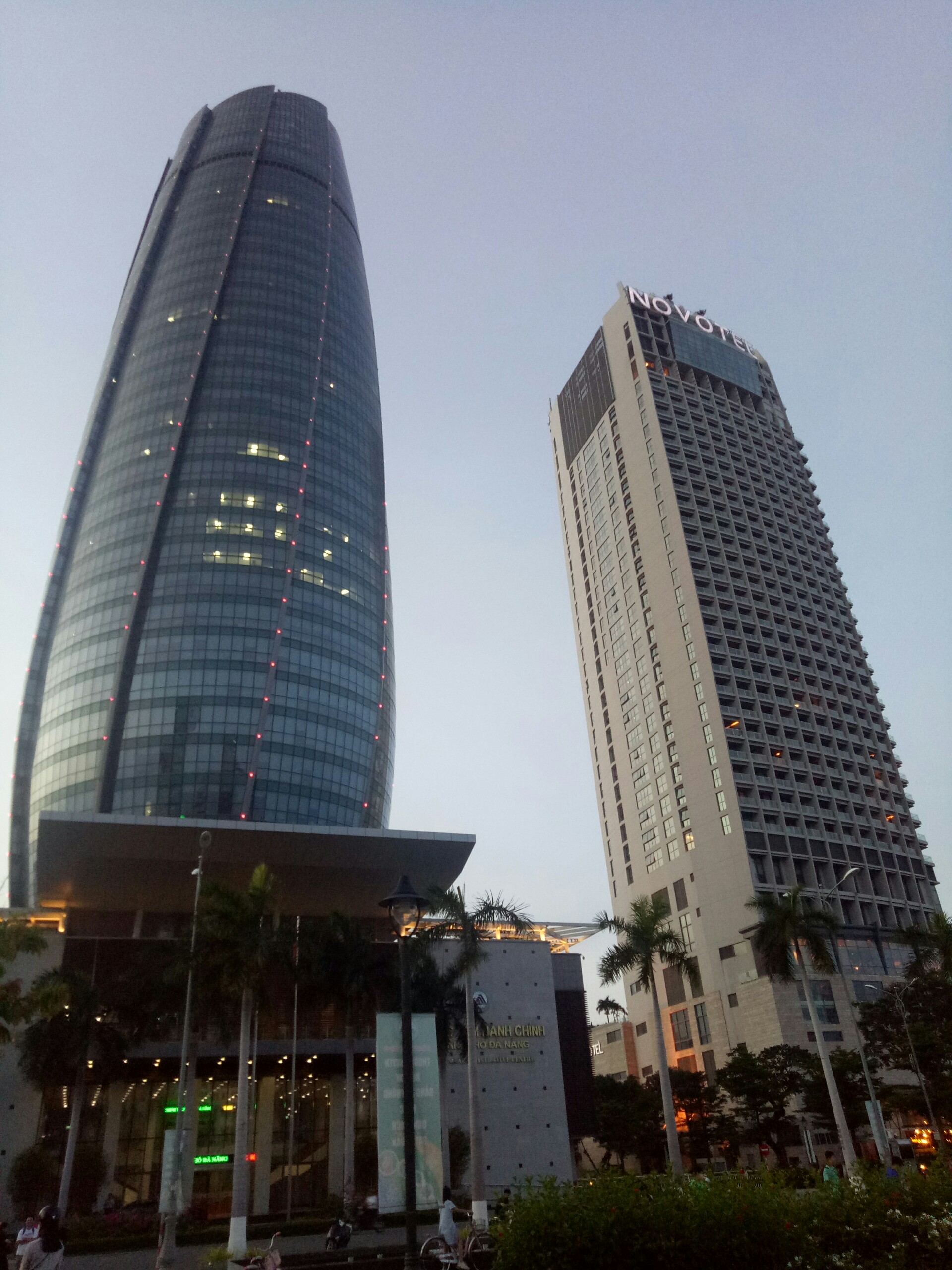 Nhà 4 tầng mặt tiền Lê Thanh Nghị - 23 tr/th