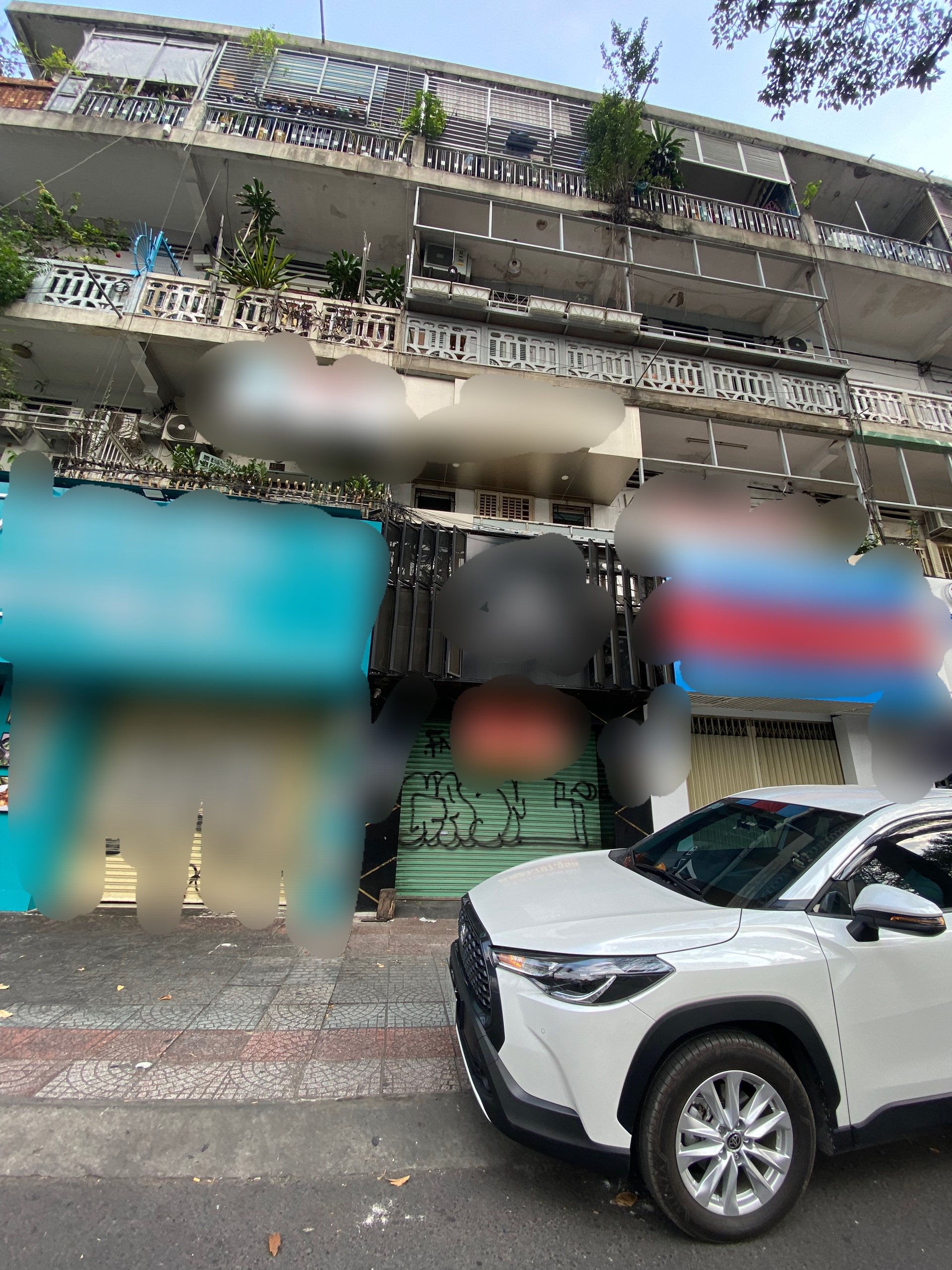 CHO THUÊ NHÀ MT TRẦN HƯNG ĐẠO, Q.1. S: 4*20M. GIÁ: 50 TR/TH