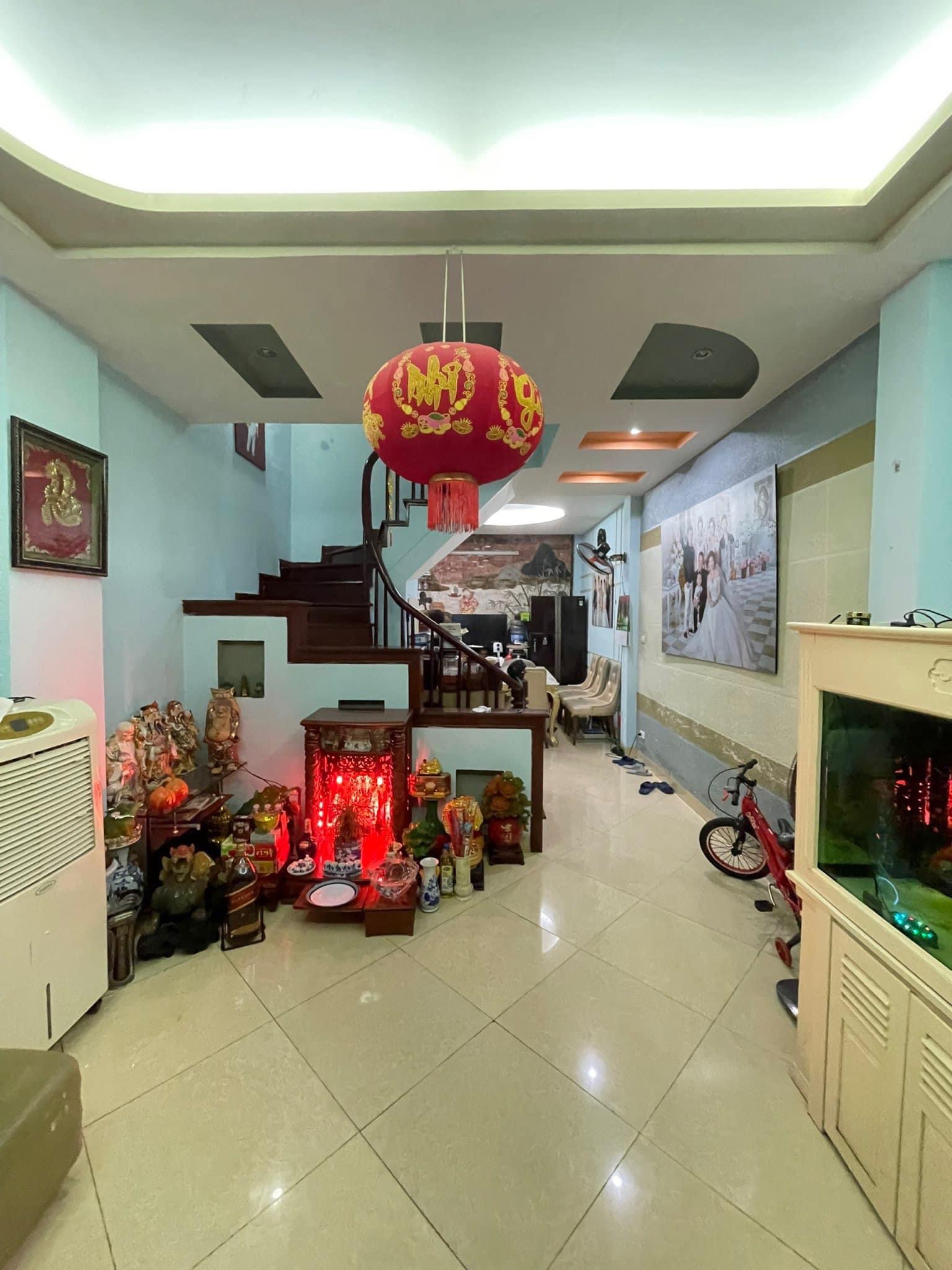 NHÀ RIÊNG 50M2 x 6 - HOÀNG CẦU - SÁT Ô TÔ