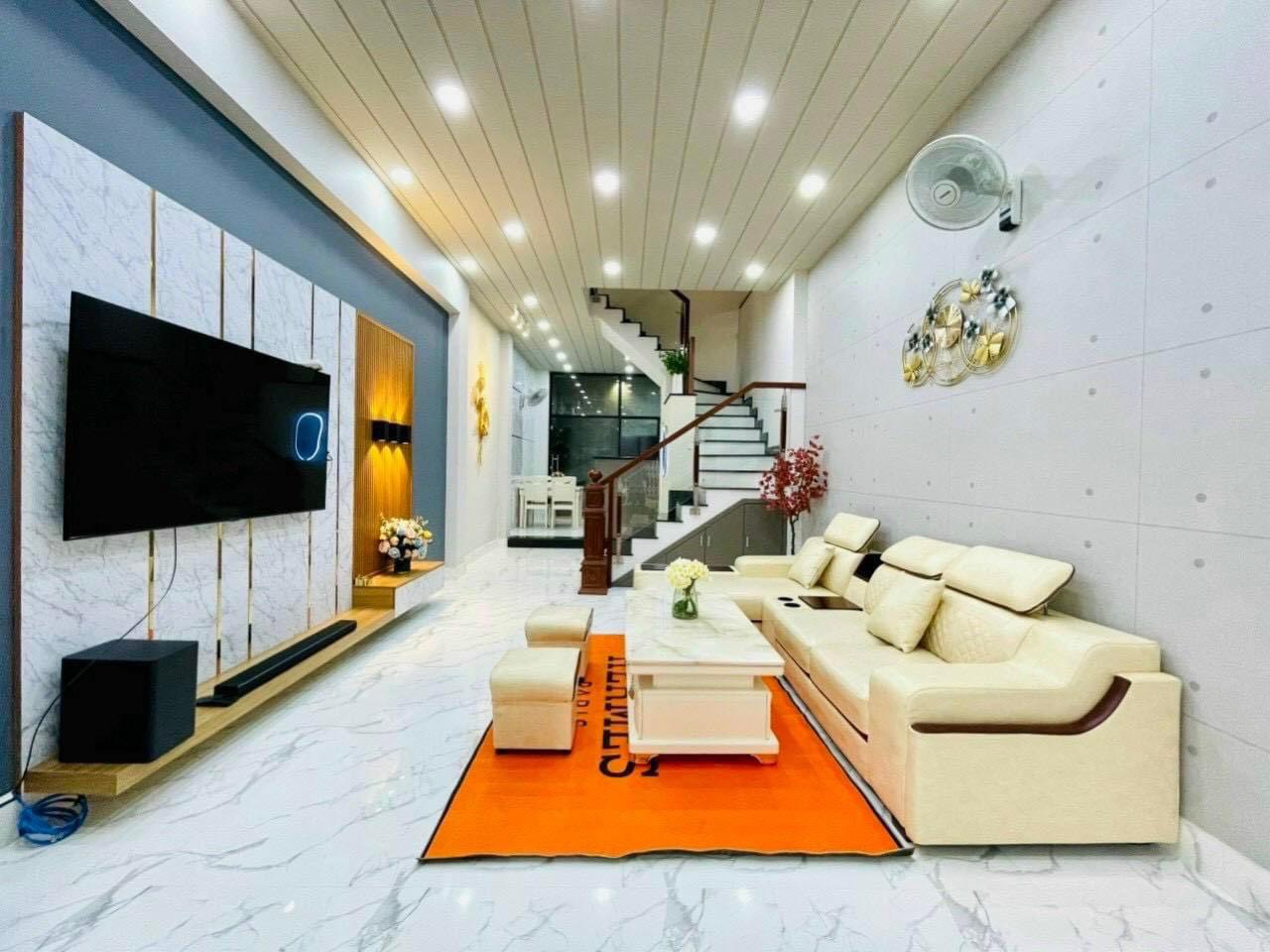 Bán gấp nhà HXH 7m, Quang Trung, P8, Quận gò vấp. 4 tầng, 4PN, 5WC, 4.4tỷ/76,5m2