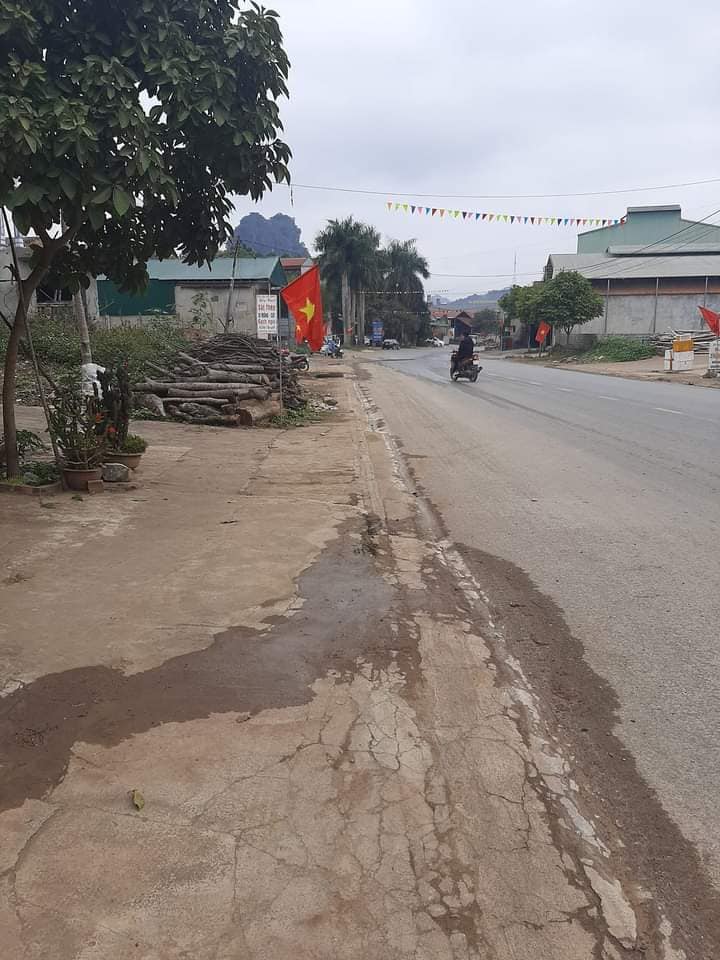 Bán gấp nhà 3 tầng mặt đường khu trại giam, Noong Bua, thành phố ĐBP