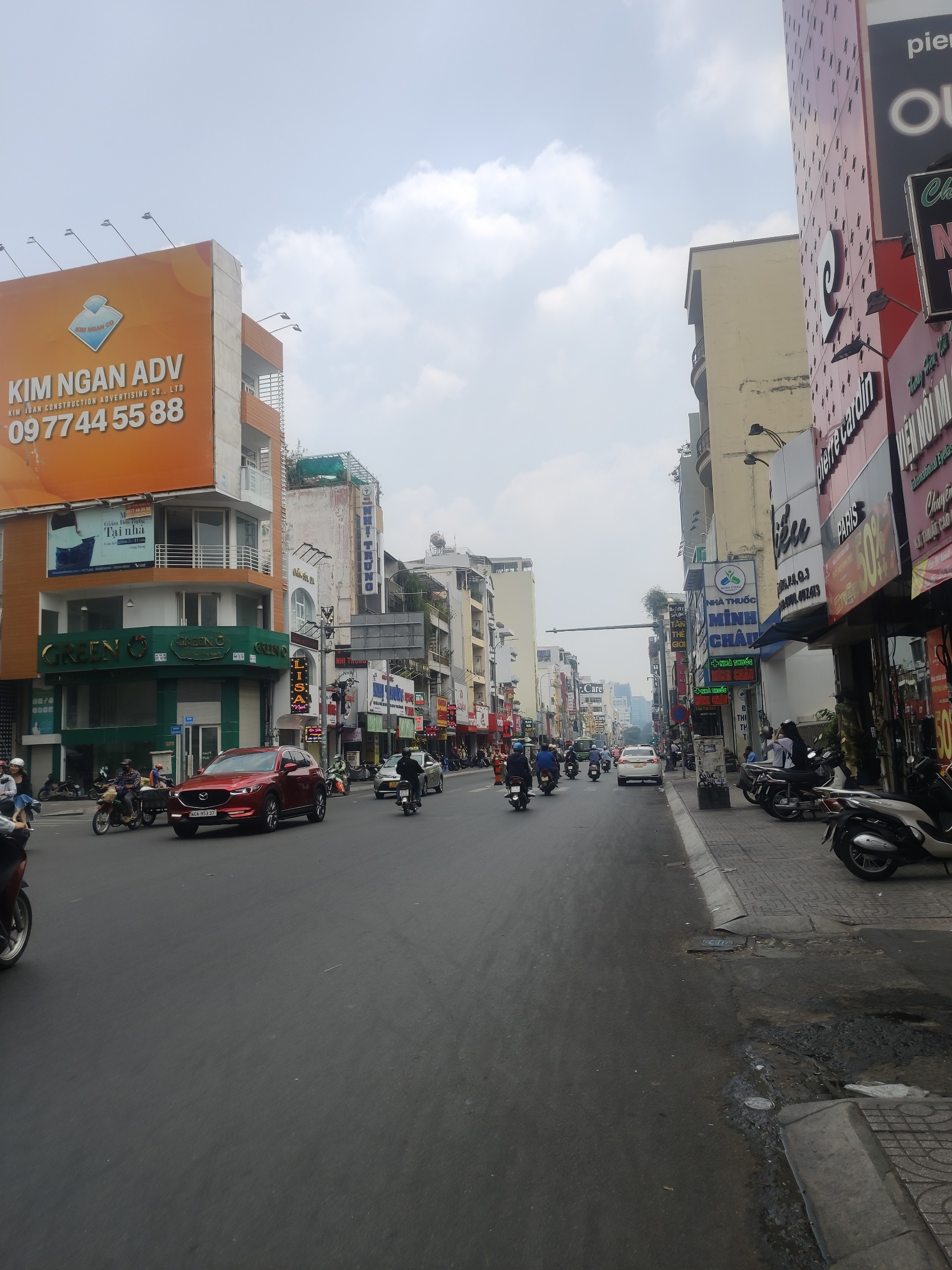 Cho thuê nhà góc 2 MT Hai Bà Trưng. Ngang lớn 10m. Giá: 145 tr/th