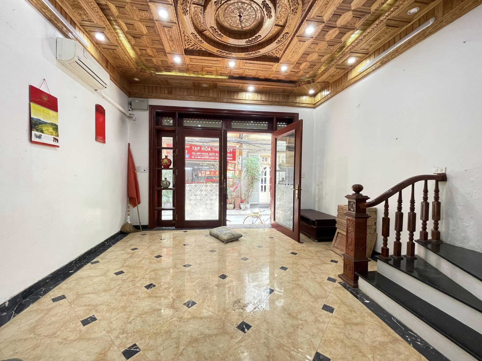 Mặt ngõ rộng - Cách mặt phố 20m – Ô tô vào nhà – Nhà cực đẹp – Minh Khai