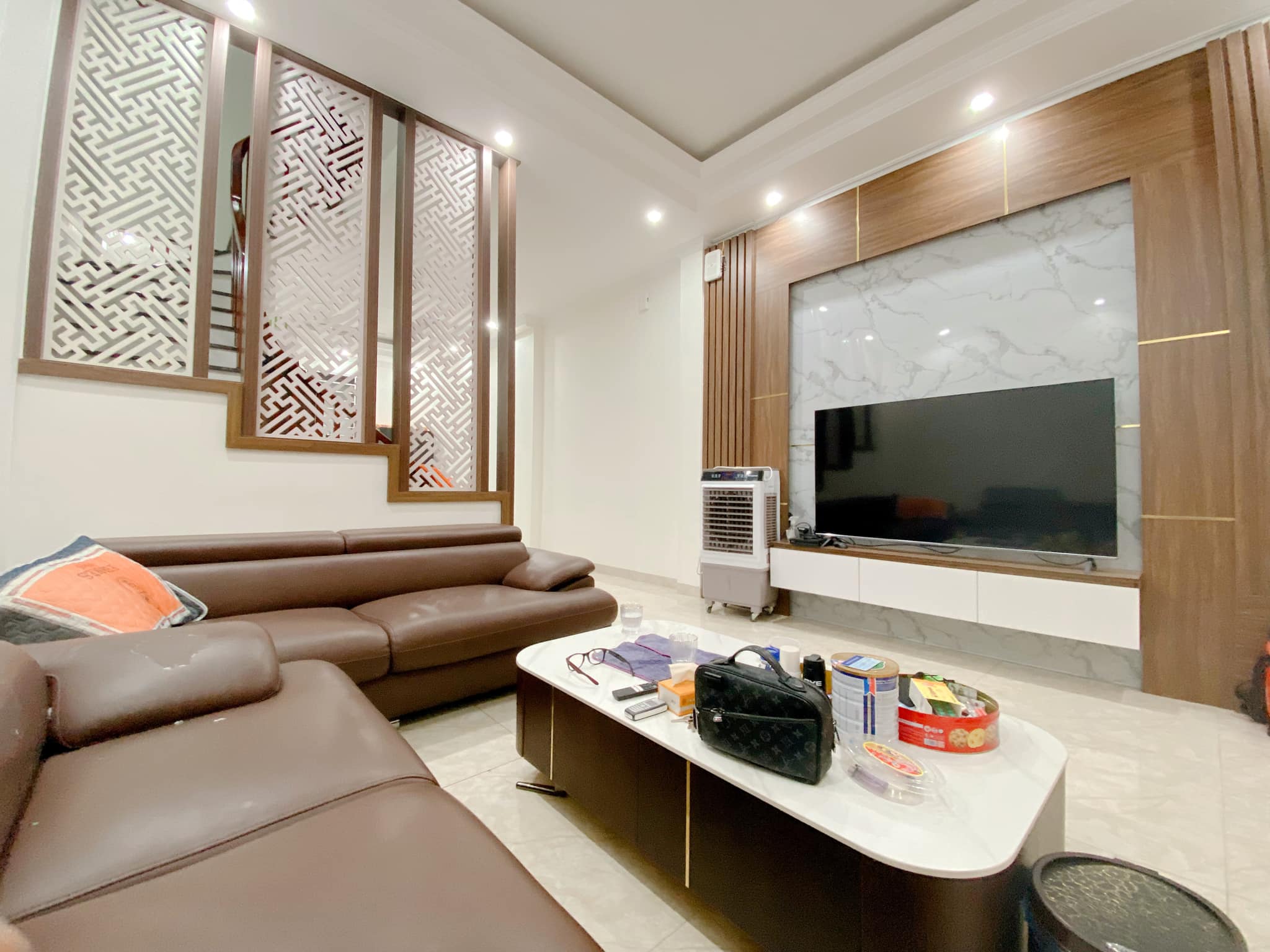 BÁN NHÀ CẦU GIẤY-CỰC HIẾM-MUA NHANH-58M2-3 MẶT THOÁNG-5 TẦNG- GIÁ CHỈ 6 TỶ 8