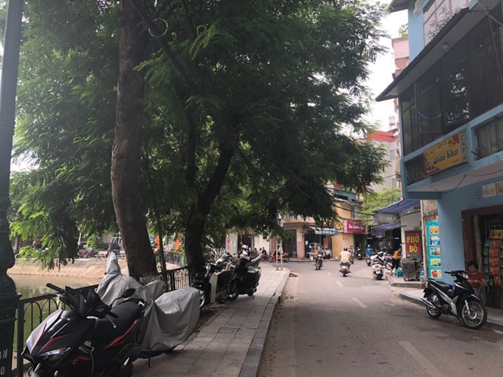 Bán nhà ngõ Cầu Giấy, vị trí trung tâm, lô góc 45m2x5tầng giá 4tỷ95