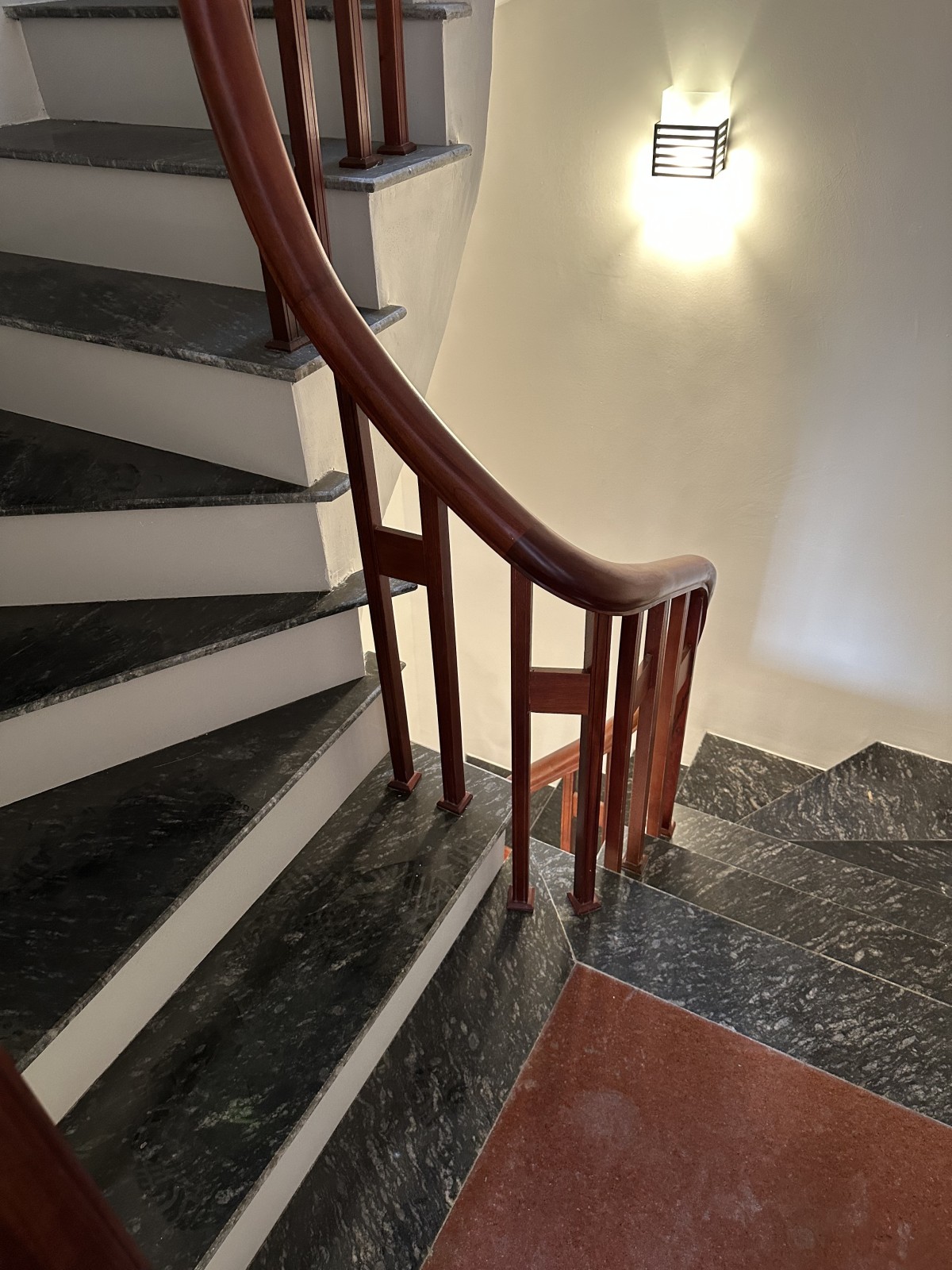 Bán nhà 5 Tầng, Dt sd32m, Vũ Xuân Thiều, Mt6.5m, giá 3 tỷ 1.