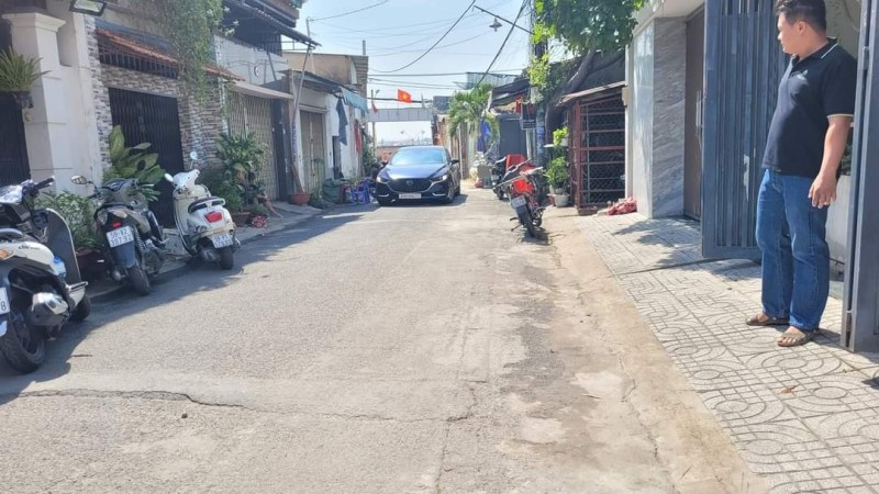 Bán nhà vường 230m2 đường Phạm Văn Bạch, Phường 15, Quận Tân Bình.