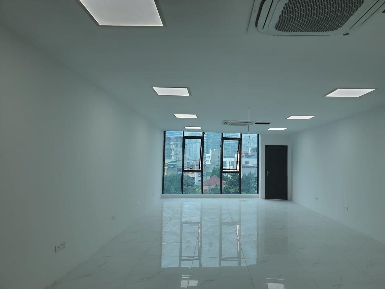 Bán toà nhà văn phòng mặt phố trung tâm quận Thanh Xuân - 8tầng thang máy - cho thuê dòng tiền 130tr/tháng -view hồ siêu đẹp