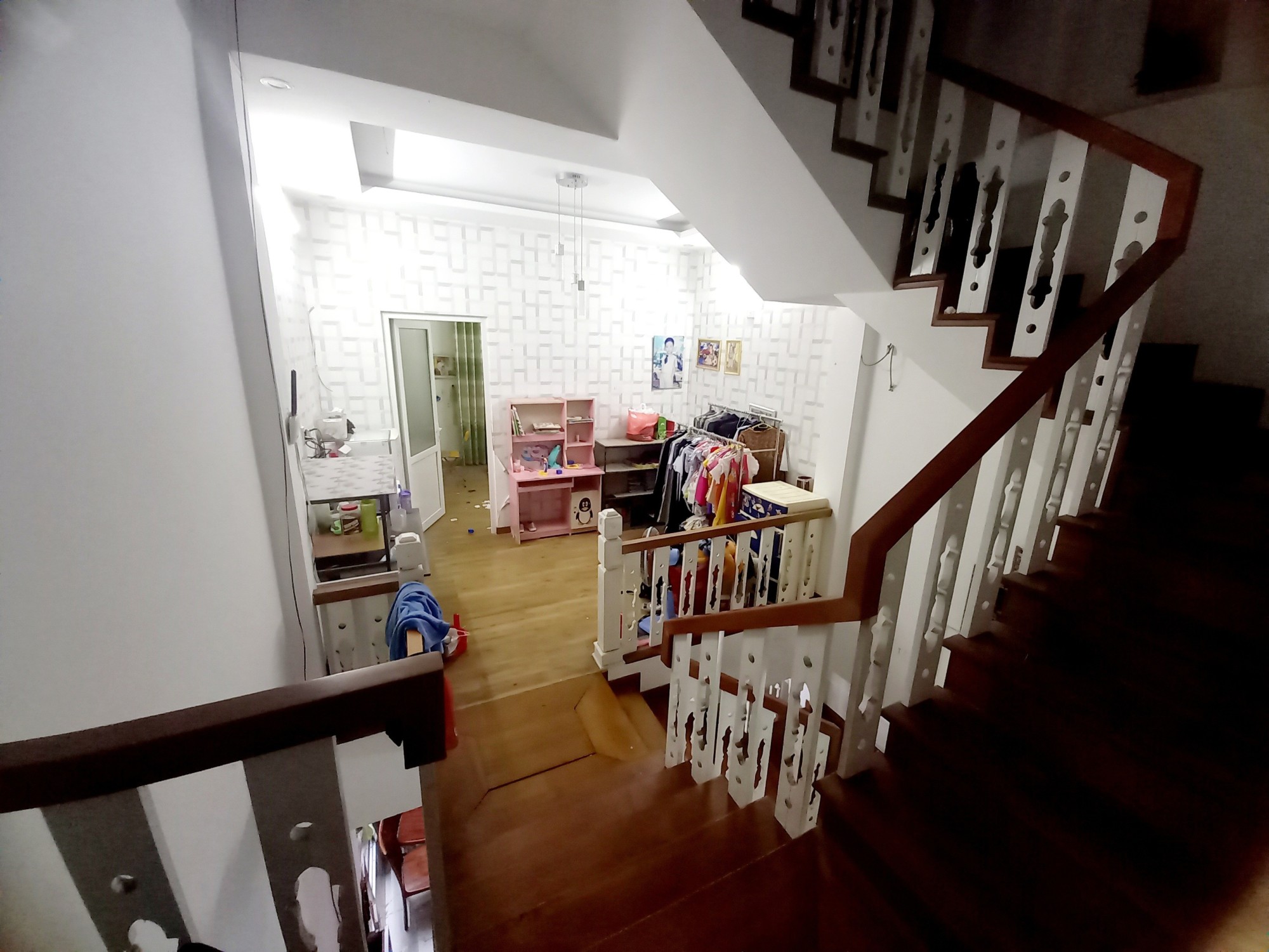 Bán nhà mặt tiền đường Nguyễn Đức Cảnh, 5 tầng, 58 m2. Ô tô đỗ, Gần Trung tâm Hành Chính. Chỉ 5,5 tỷ.