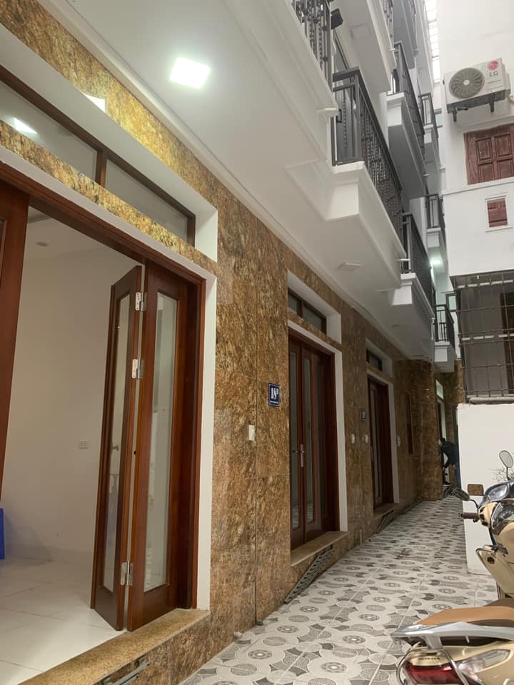 Nhà mới phố Hoàng Hoa Thám DT 30m 5 tầng MT 5,8m giá 4,15 tỷ