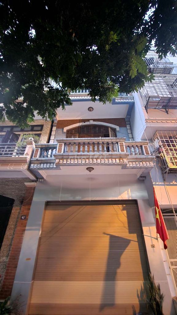 Chính chủ bán nhà 3 tầng Ngọc Lâm 54m2 sổ đỏ chính chủ, đường to.