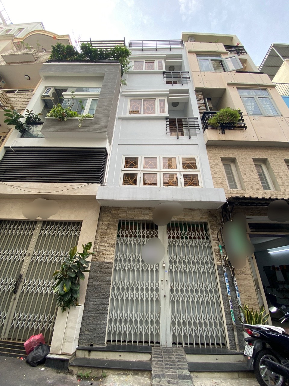 Cho thuê nhà đường Nguyễn Bỉnh Khiêm, Q.1. Có 6 phòng giá chỉ 23 tr/th