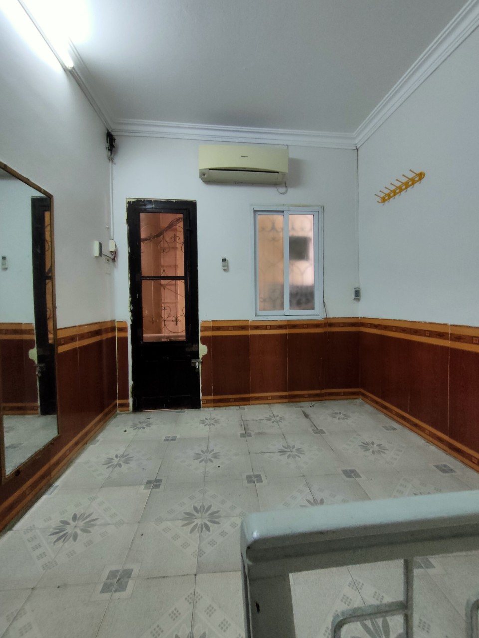 Bán nhà ngõ 3 Trần Khát Chân-Lãng Yên, 12m2 x 3T căn góc thoáng, ở ngay. Giá 1 tỷ