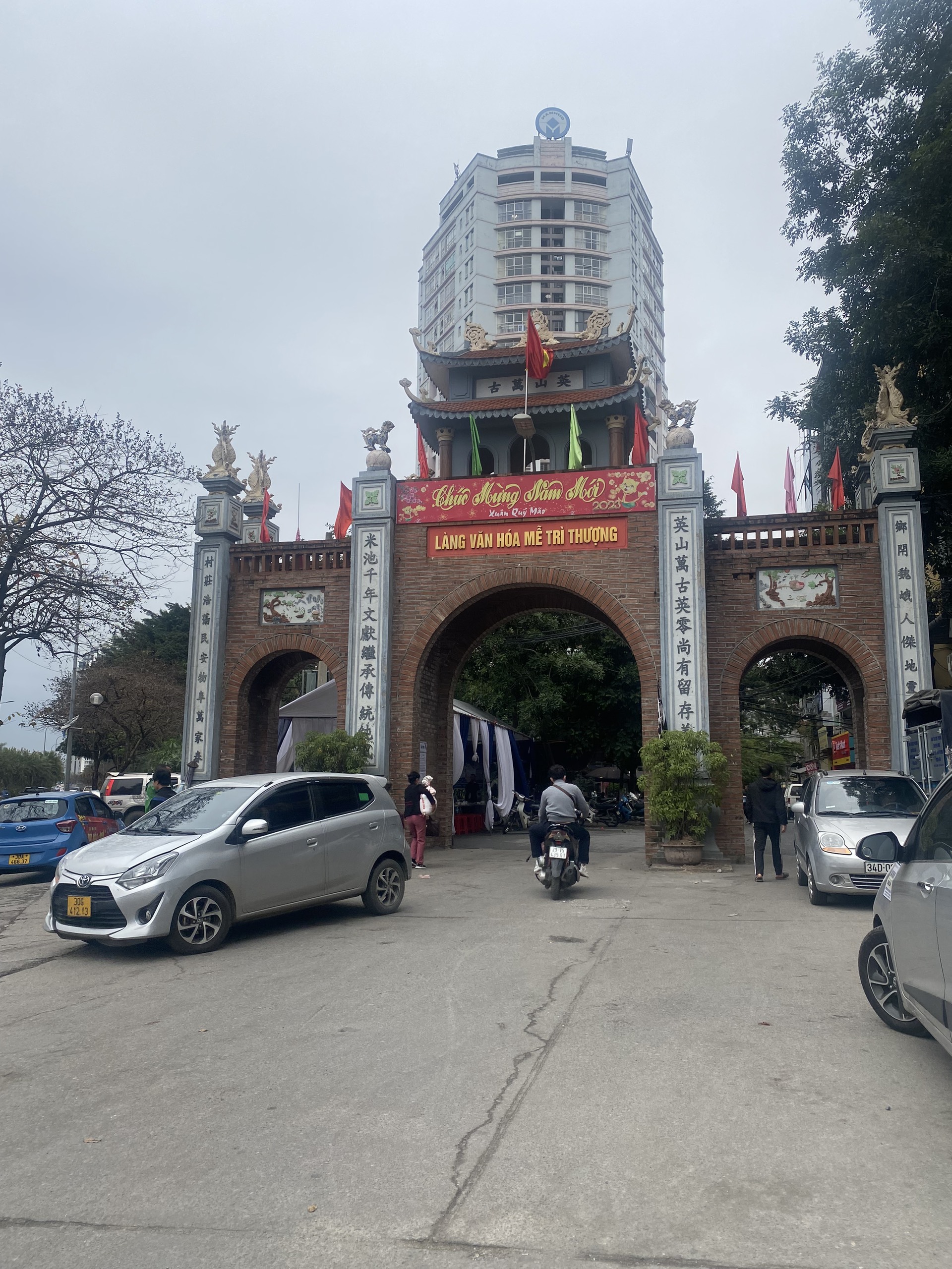 Nhà Phố Kinh Doanh sầm uất phố Mễ Trì Thượng.54m2.Sổ chính chủ. Giá 11 Tỷ.Gọi ngay: 0944285522