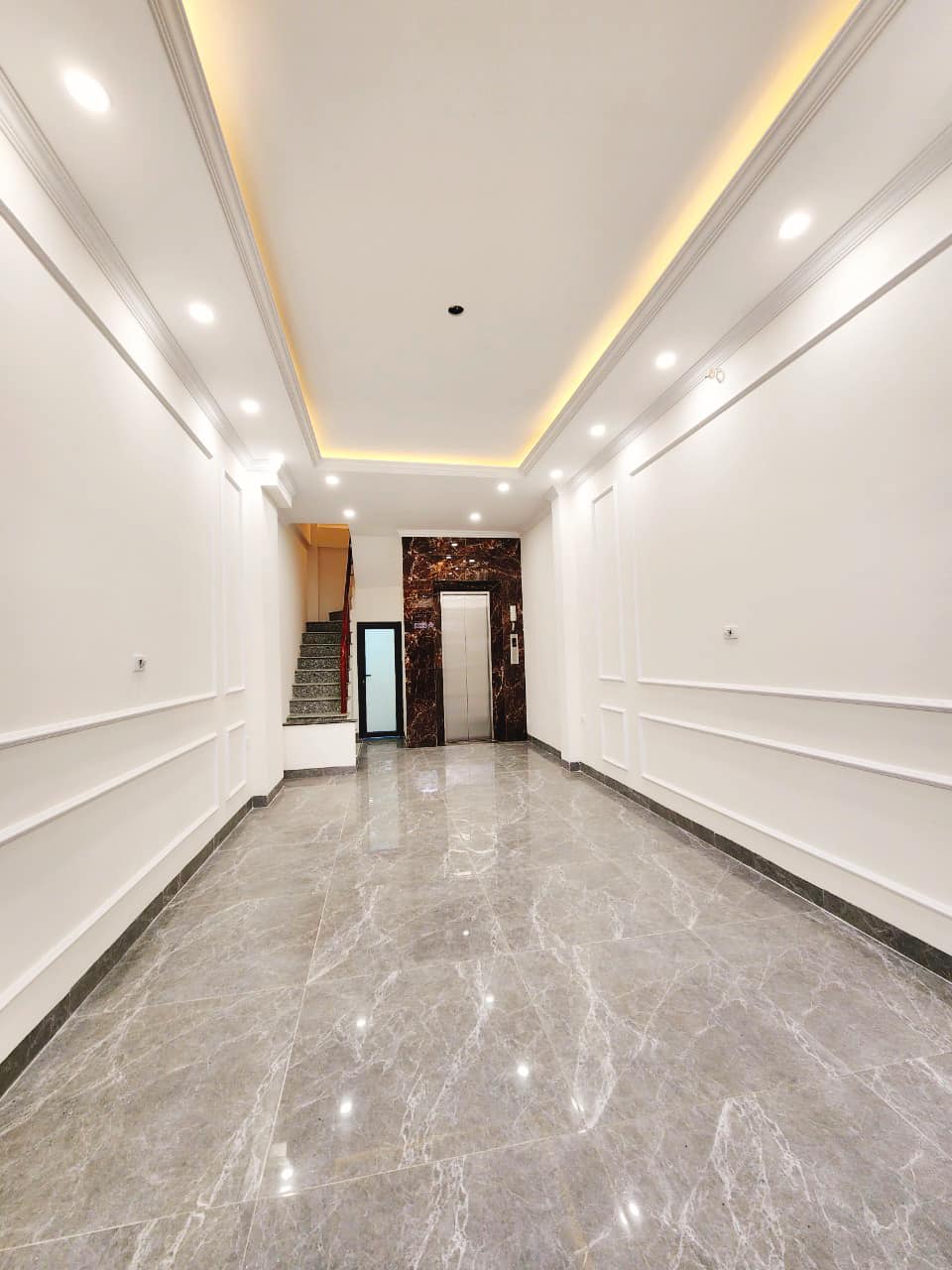 NGÕ 1 BÙI XƯƠNG TRẠCH : DT38m2 - 6 TẦNG THANG MÁY MỚI TINH