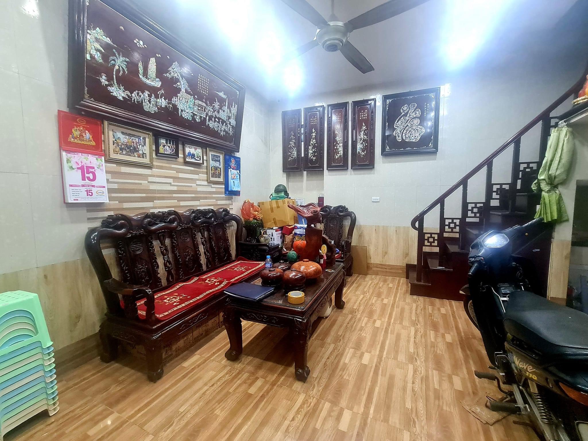 Bán nhà phố Hương Viên 23 m-5 tầng- 3,7 tỷ( có thương lượng)