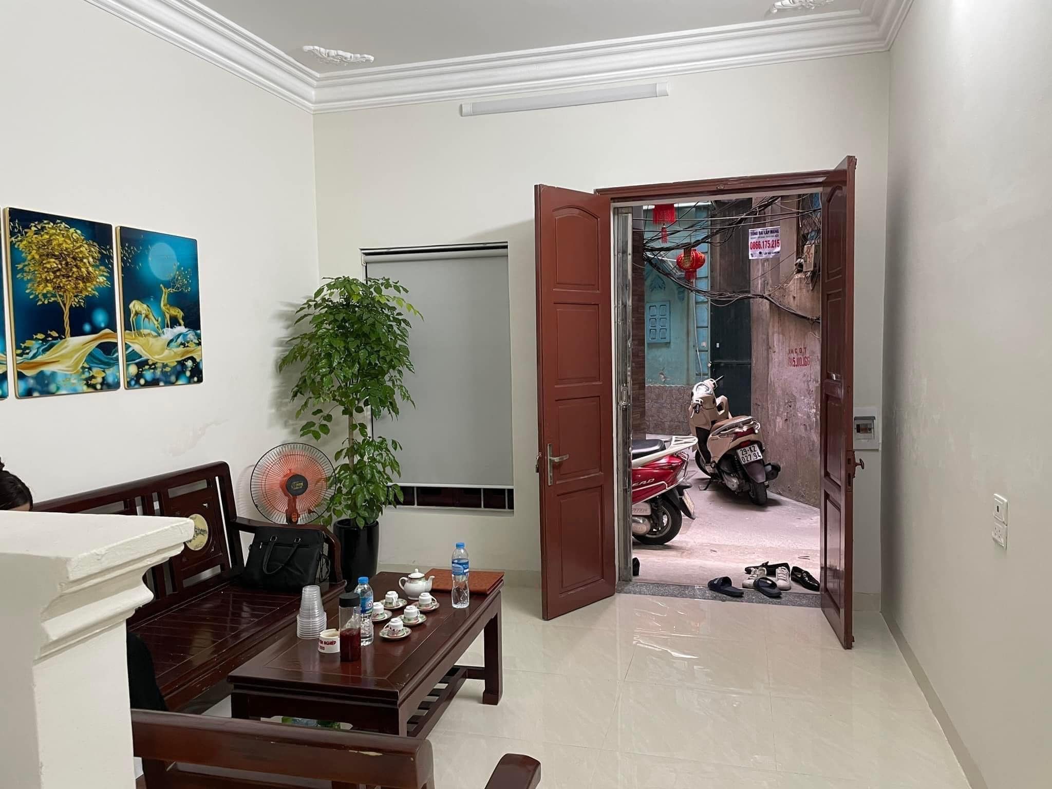 BÁN NHÀ KHƯƠNG TRUNG 40M GIÁ 3.4 TỶ - 15M Ô TÔ - NHÀ ĐẸP Ở NGAY