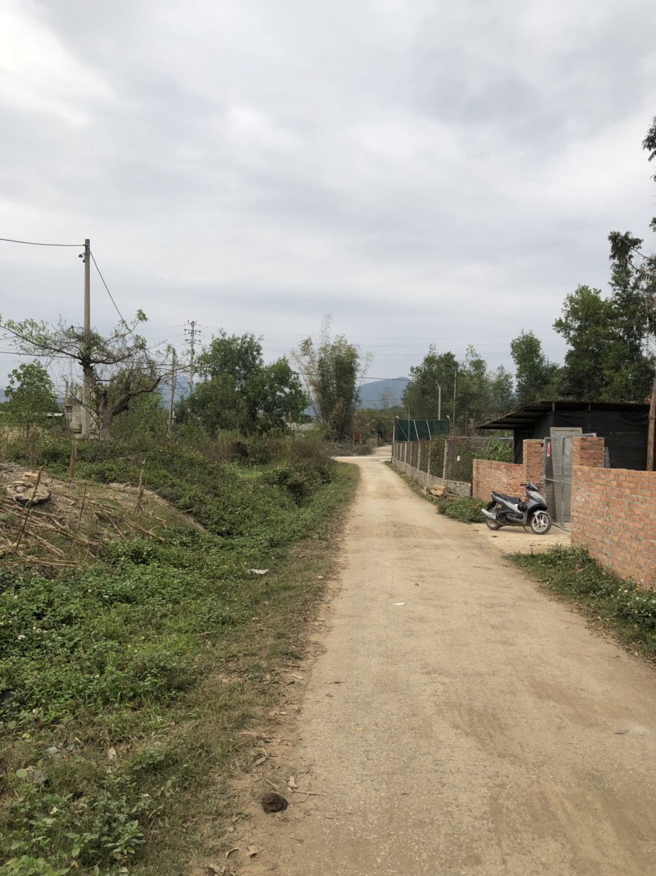 GIA ĐÌNH CẦN BÁN MẢNH ĐẤT Ở BẢN HIM LAM 2