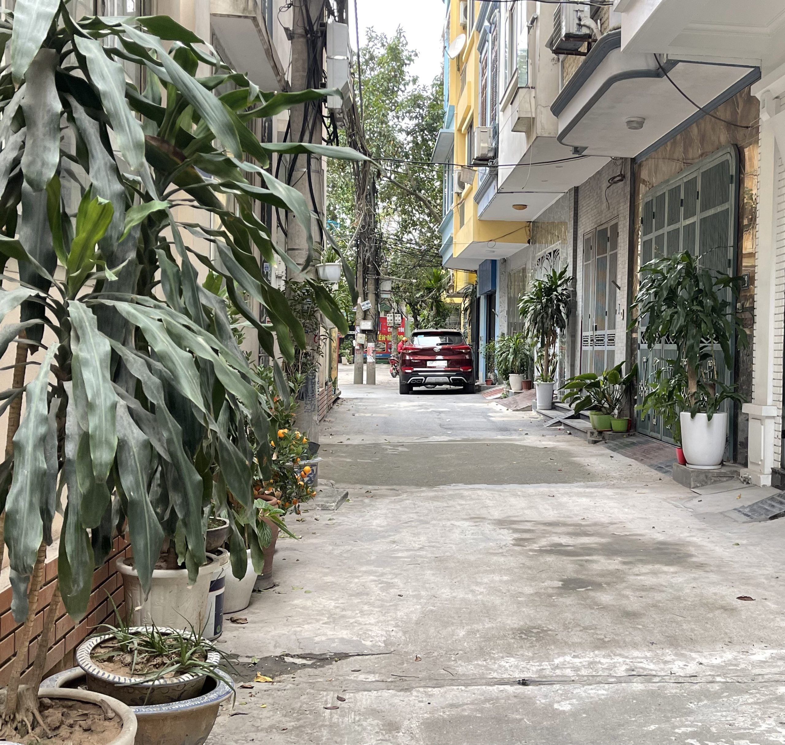 BÁN NHÀ NGÕ PHỐ HOÀNG QUỐC VIỆT GẦN ĐH ĐIỆN LỰC - 40M2 - PHÂN LÔ - AN SINH TỐT 9.7 TỶ