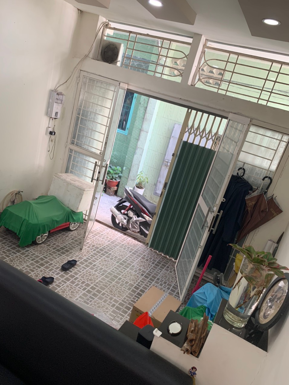 Bán nhà sau lưng ĐH KINH TẾ TÀI CHÍNH (UEF) Bình Thạnh, 4x15m, 2PN,2WC. Giá 5tỷ8 TL