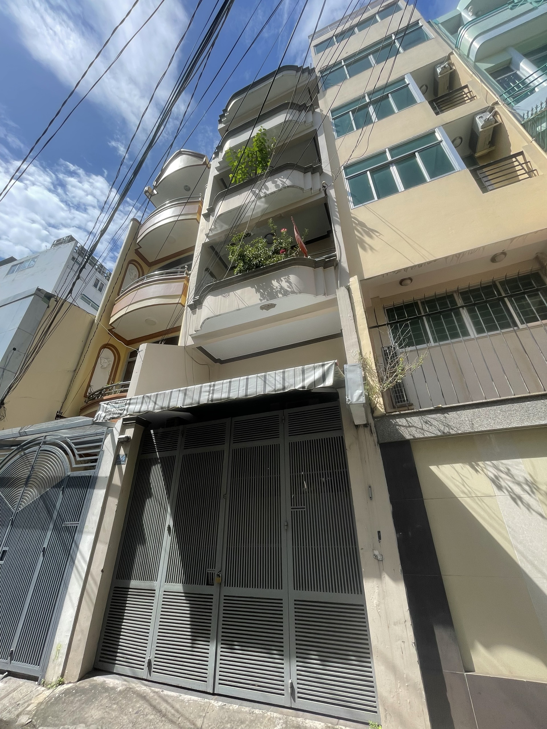 Bán Nhà Mặt Tiền Đường Trần Hữu Trang Quận Phú Nhuận Giá 17,9 Tỷ