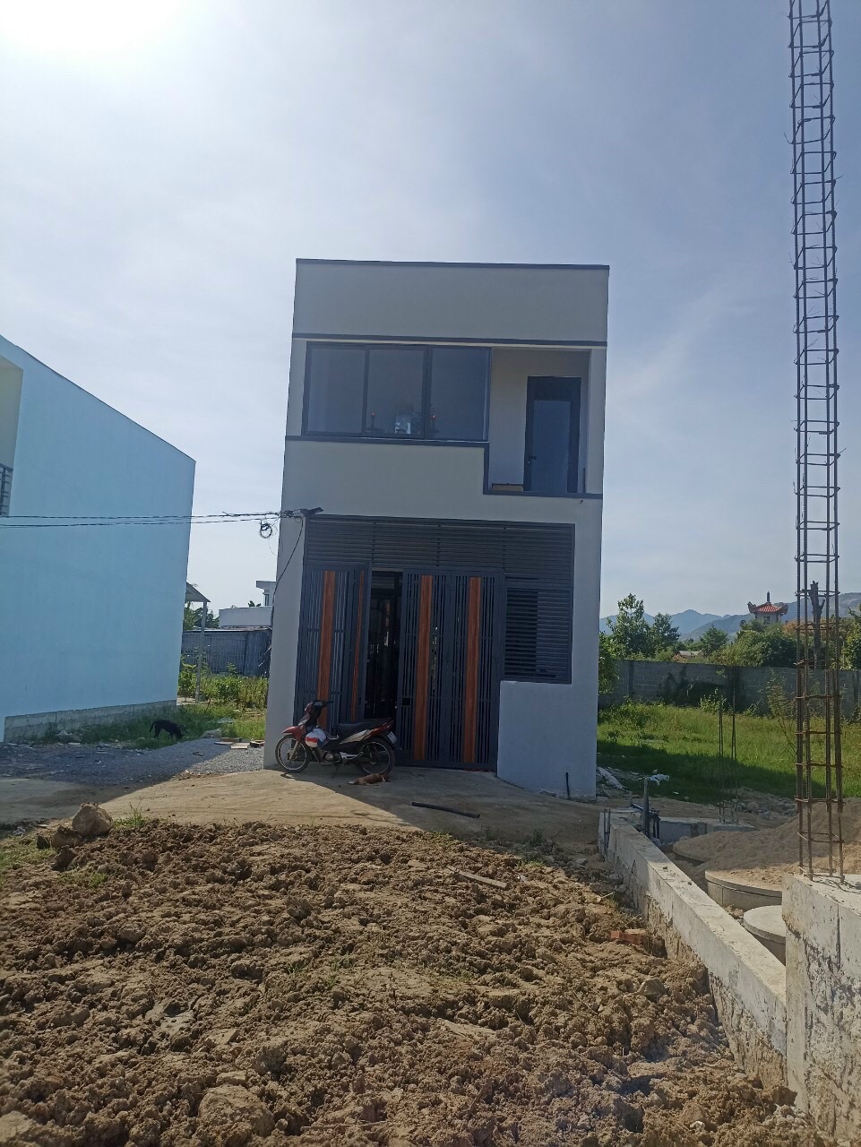 Bán nhà mới xây thôn trung Vĩnh Phương giá rẻ